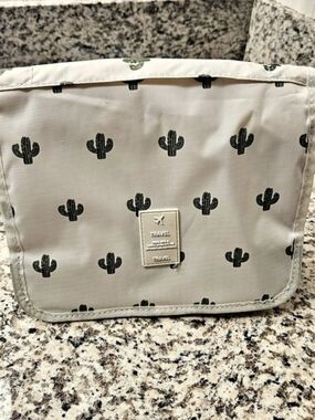 Tarte Cactus Print Hanging Cosmetic Bag in White & Green